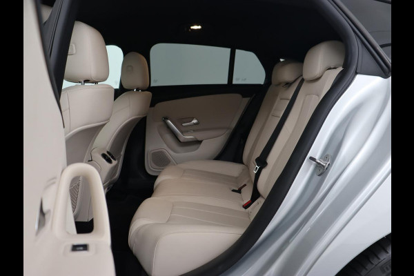 Mercedes-Benz CLA-Klasse Shooting Brake 180 Luxury Line | Leder | Adaptive cruise | Stoelverwarming | Camera | Matrix LED | Carplay | Sfeerverlichting | Widescreen | Keyless