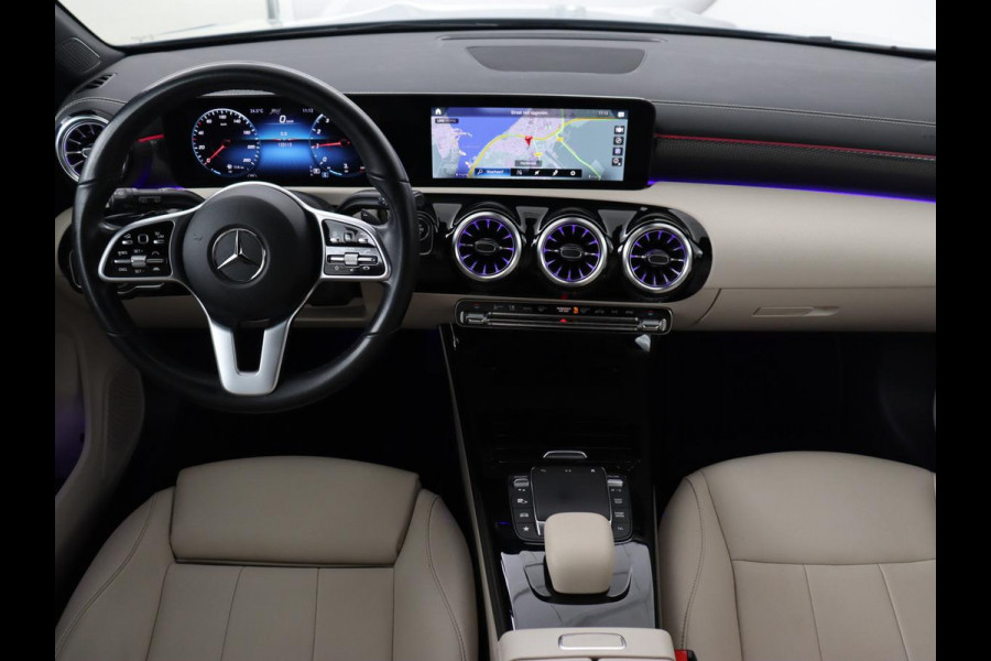 Mercedes-Benz CLA-Klasse Shooting Brake 180 Luxury Line | Leder | Adaptive cruise | Stoelverwarming | Camera | Matrix LED | Carplay | Sfeerverlichting | Widescreen | Keyless
