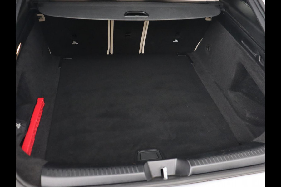 Mercedes-Benz CLA-Klasse Shooting Brake 180 Luxury Line | Leder | Adaptive cruise | Stoelverwarming | Camera | Matrix LED | Carplay | Sfeerverlichting | Widescreen | Keyless