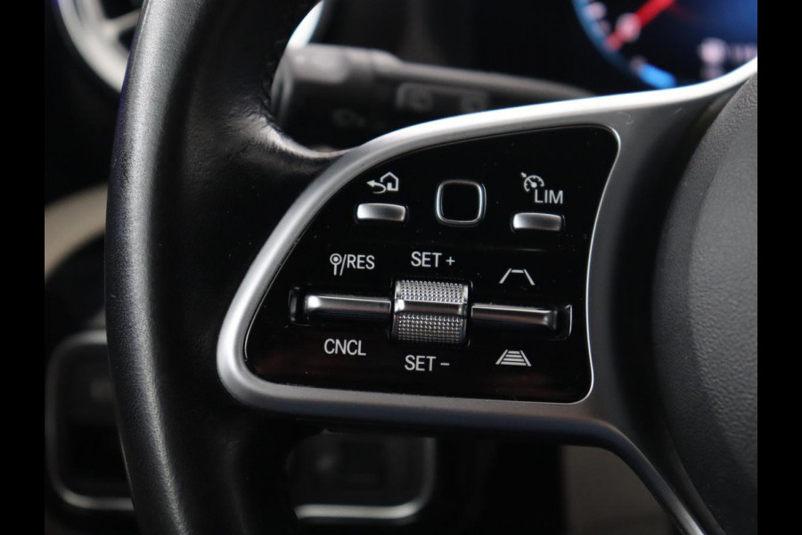 Mercedes-Benz CLA-Klasse Shooting Brake 180 Luxury Line | Leder | Adaptive cruise | Stoelverwarming | Camera | Matrix LED | Carplay | Sfeerverlichting | Widescreen | Keyless
