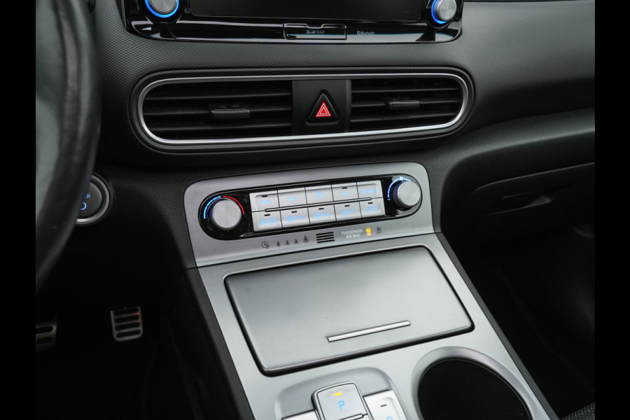 Hyundai Kona EV Premium 64 kWh (INCL-BTW) *PANO | FULL-LEATHER | KRELL-AUDIO | HEAD-UP | FULL-LED | NAVI-FULLMAP | DAB | ADAPT.CRUISE | KEYLESS | CAMERA | BLIND-SPOT | LANE-ASSIST | DIGI-COCKPIT | COMFORT-SEATS | 17''ALU*