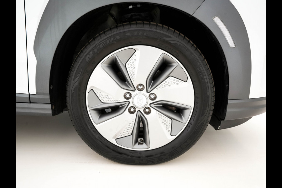 Hyundai Kona EV Premium 64 kWh (INCL-BTW) *PANO | FULL-LEATHER | KRELL-AUDIO | HEAD-UP | FULL-LED | NAVI-FULLMAP | DAB | ADAPT.CRUISE | KEYLESS | CAMERA | BLIND-SPOT | LANE-ASSIST | DIGI-COCKPIT | COMFORT-SEATS | 17''ALU*