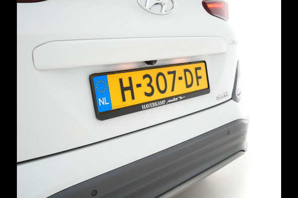 Hyundai Kona EV Premium 64 kWh (INCL-BTW) *PANO | FULL-LEATHER | KRELL-AUDIO | HEAD-UP | FULL-LED | NAVI-FULLMAP | DAB | ADAPT.CRUISE | KEYLESS | CAMERA | BLIND-SPOT | LANE-ASSIST | DIGI-COCKPIT | COMFORT-SEATS | 17''ALU*
