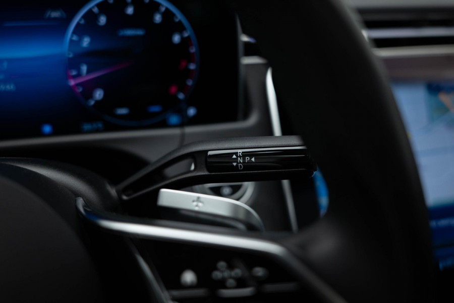 Mercedes-Benz E-Klasse E200 Luxury Line |Pano|Ambient|Camera|Dodehoek|