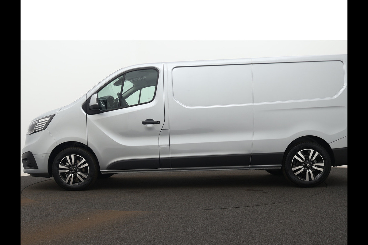 Renault Trafic 2.0 dCi 130PK T30 L2H1 Work Edition / BLACK EDITION / NAVI / PACK PARKING / CAMERA Renault Trafic 2.0 dCi 130PK T30 L2H1 Work Edition / BLACK EDITION / NAVI / PACK PARKING / CAMERA