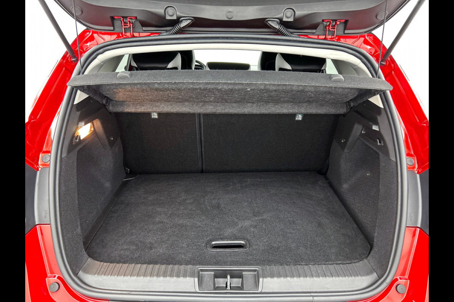 Renault Captur TCe 130PK Intens / CAMERA / NAVI GROOT / Winter Pack/  PARK. SENSOREN V+A