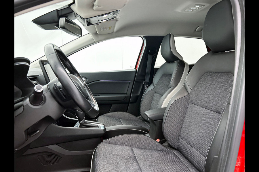 Renault Captur TCe 130PK Intens / CAMERA / NAVI GROOT / Winter Pack/  PARK. SENSOREN V+A