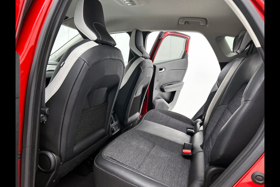 Renault Captur TCe 130PK Intens / CAMERA / NAVI GROOT / Winter Pack/  PARK. SENSOREN V+A
