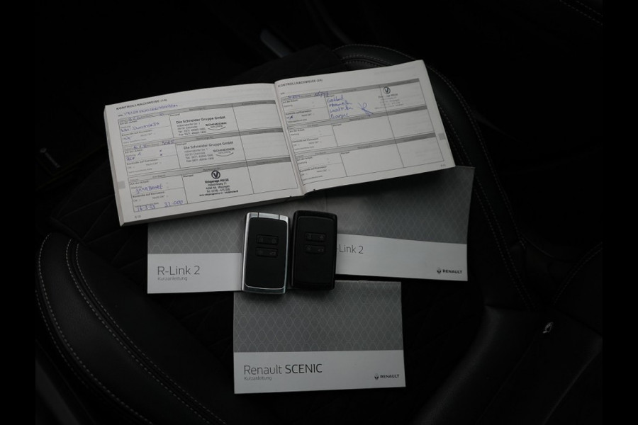 Renault Grand Scénic TCe 160PK BLACK EDITION / PANORAMADAK / CAMERA / Adaptive cruise / BOSE / HEAD-UP