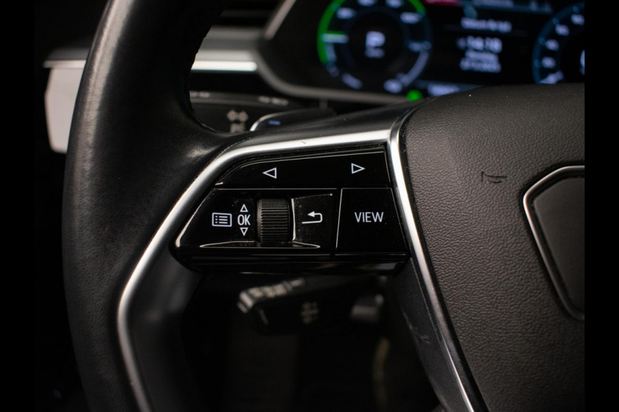 Audi e-tron E-tron 50 quattro Launch edition 71 kWh Sport (APPLE CARPLAY,LED,PDC,SPORTSTOELEN,DIGITALE COCKPIT,NETTESTAAT)