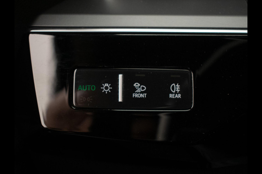 Audi e-tron E-tron 50 quattro Launch edition 71 kWh Sport (APPLE CARPLAY,LED,PDC,SPORTSTOELEN,DIGITALE COCKPIT,NETTESTAAT)