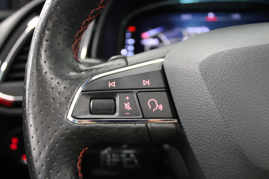 Seat Leon 1.5 TSI FR Business Intense Pano|Beats audio|Adaptive Cruise|Leer