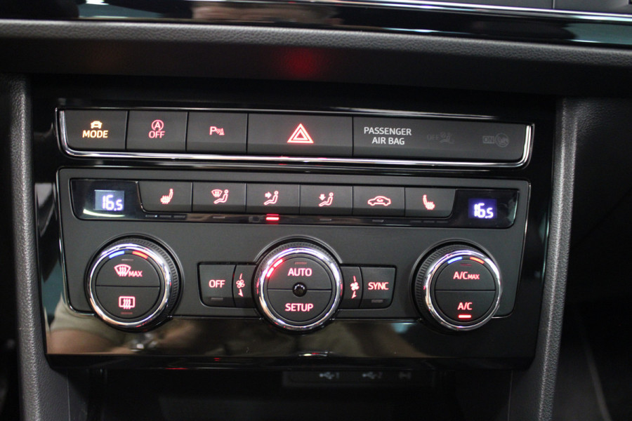 Seat Leon 1.5 TSI FR Business Intense Pano|Beats audio|Adaptive Cruise|Leer