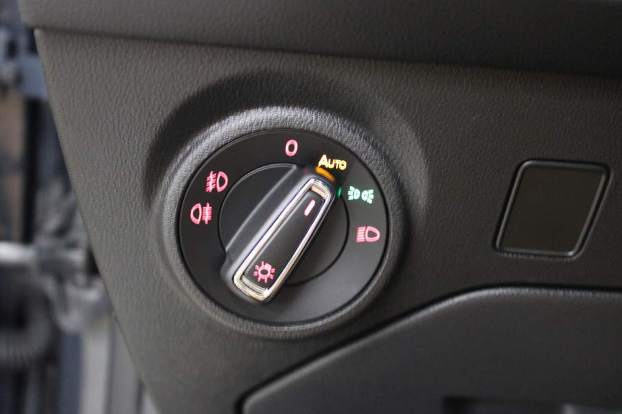Seat Leon 1.5 TSI FR Business Intense Pano|Beats audio|Adaptive Cruise|Leer