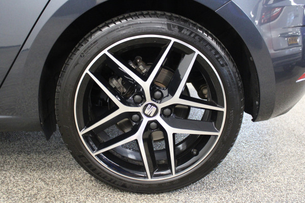 Seat Leon 1.5 TSI FR Business Intense Pano|Beats audio|Adaptive Cruise|Leer