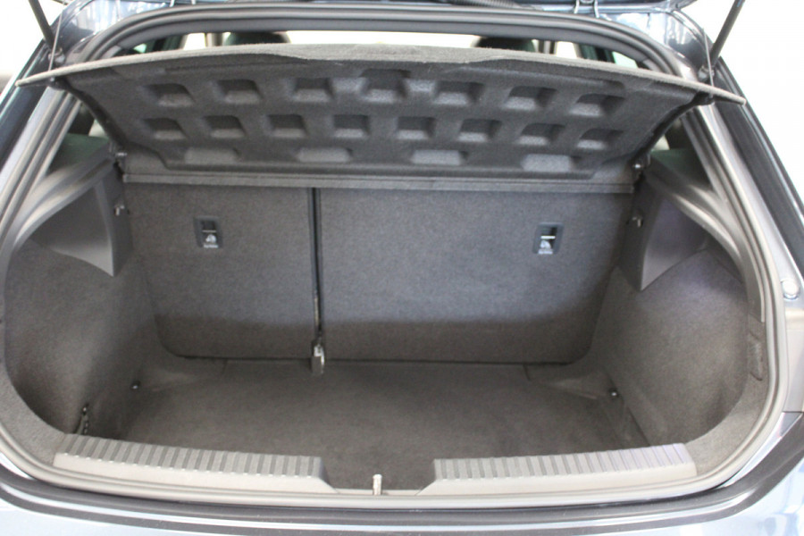 Seat Leon 1.5 TSI FR Business Intense Pano|Beats audio|Adaptive Cruise|Leer