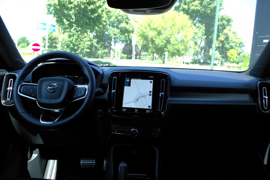Volvo XC40 1.5 T4 211 PK Recharge R-Design, Adap. Cruise Control, Camera, Climate Control, Camera