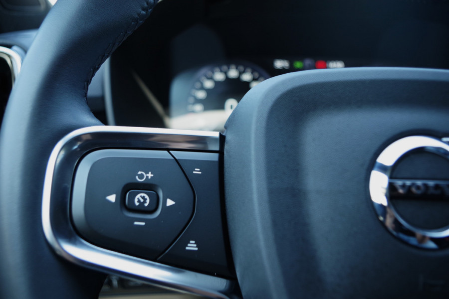 Volvo XC40 1.5 T4 211 PK Recharge R-Design, Adap. Cruise Control, Camera, Climate Control, Camera