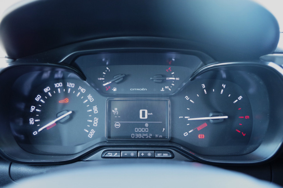 Citroën C3 1.2 111 PK PureTech C-Series, Cruise Control, Camera, Carplay