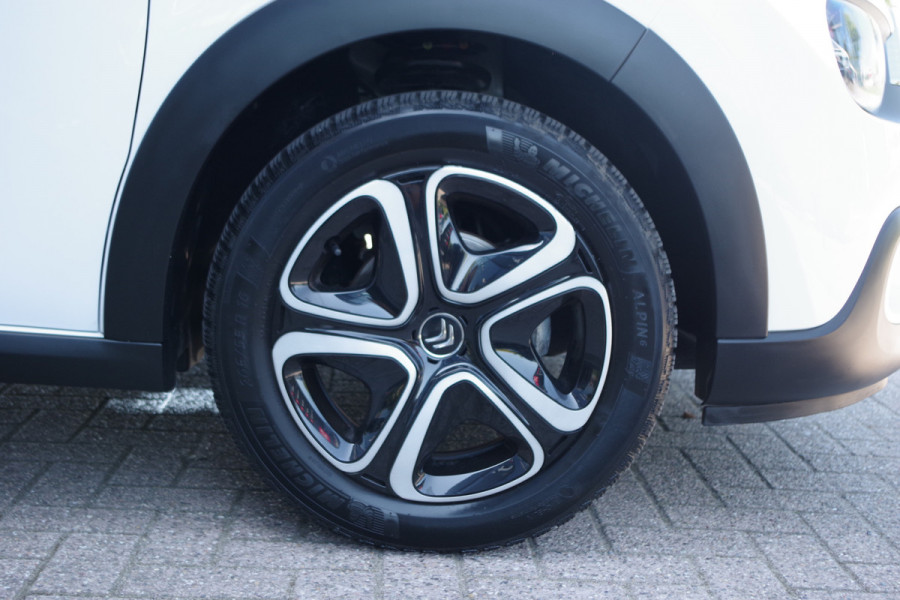 Citroën C3 1.2 111 PK PureTech C-Series, Cruise Control, Camera, Carplay