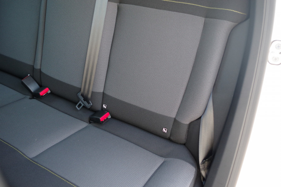 Citroën C3 1.2 111 PK PureTech C-Series, Cruise Control, Camera, Carplay