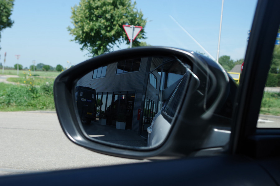 Citroën C3 1.2 111 PK PureTech C-Series, Cruise Control, Camera, Carplay