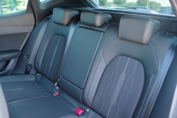 CUPRA Formentor 1.4 e-Hybrid VZ Performance, Adap. Cruise Control, Kuipstoelen, Winterpakket, Sfeerverlichting