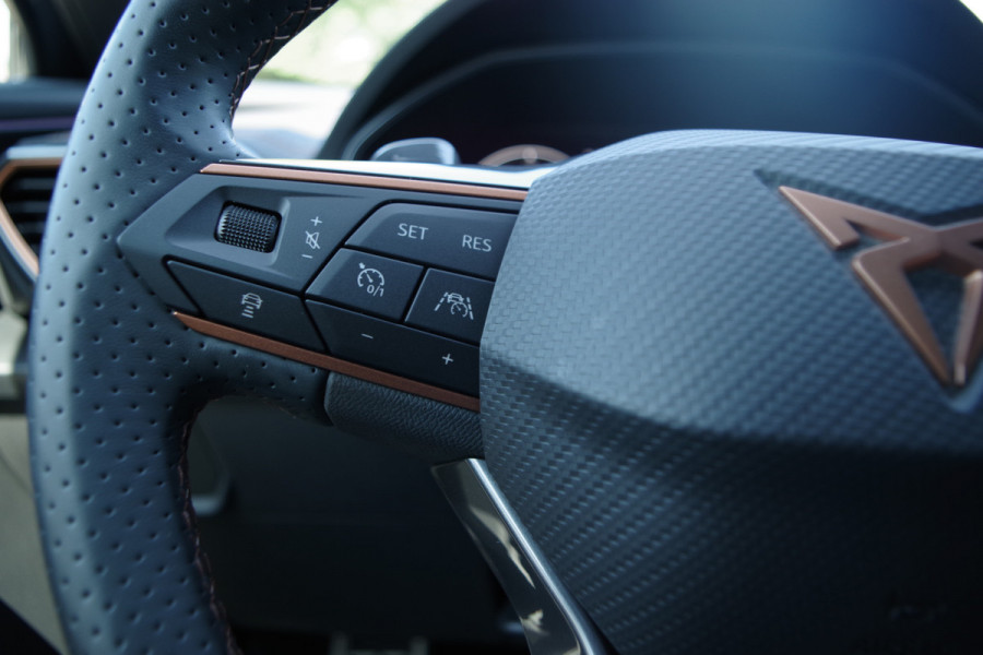 CUPRA Formentor 1.4 e-Hybrid VZ Performance, Adap. Cruise Control, Kuipstoelen, Winterpakket, Sfeerverlichting