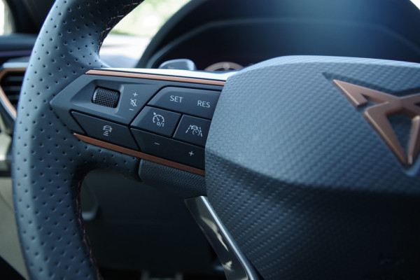 CUPRA Formentor 1.4 e-Hybrid VZ Performance, Adap. Cruise Control, Kuipstoelen, Winterpakket, Sfeerverlichting