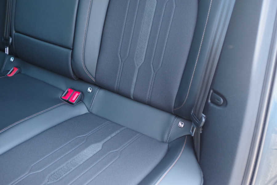 CUPRA Formentor 1.4 e-Hybrid VZ Performance, Adap. Cruise Control, Kuipstoelen, Winterpakket, Sfeerverlichting