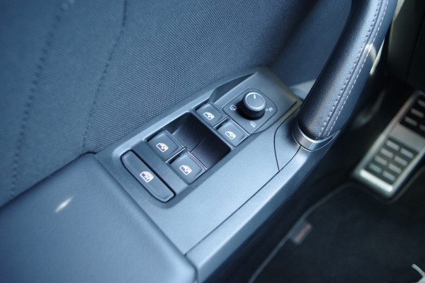 CUPRA Formentor 1.4 e-Hybrid VZ Performance, Adap. Cruise Control, Kuipstoelen, Winterpakket, Sfeerverlichting