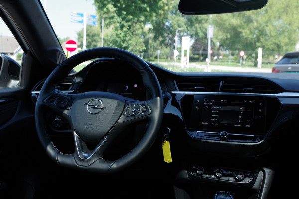 Opel Corsa 1.2 101 PK Elegance, Panoramadak, Camera, Stoelverwarming, Carplay