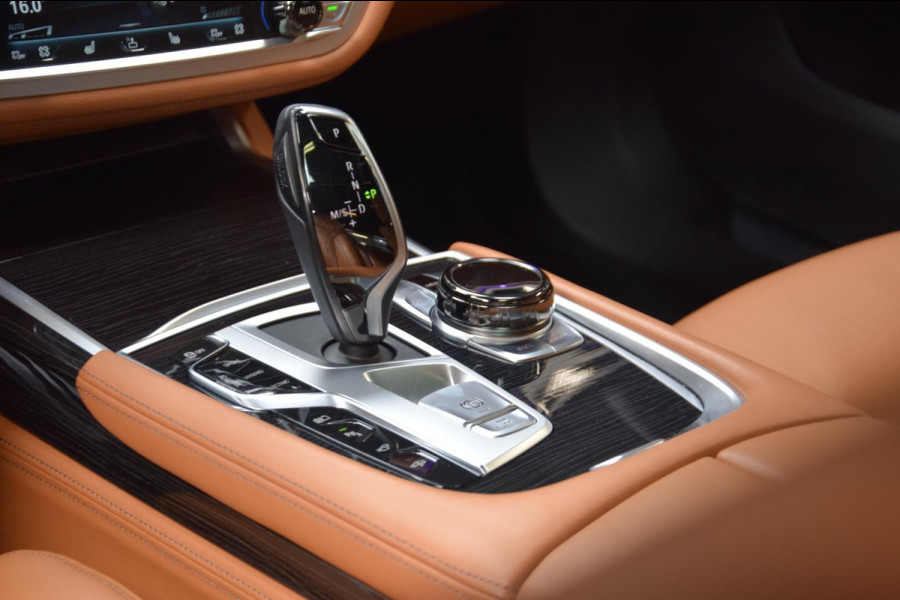 BMW 7 Serie 745e High Executive *M-Pakket*|Navi|Massage|Org.NL|4 Wiel-Best.|360 view|