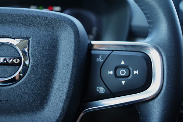 Volvo XC40 1.5 T4 211 PK Recharge Inscription, Panoramadak, Adap. Cruise Control, Harman/Kardon, 360 Camera