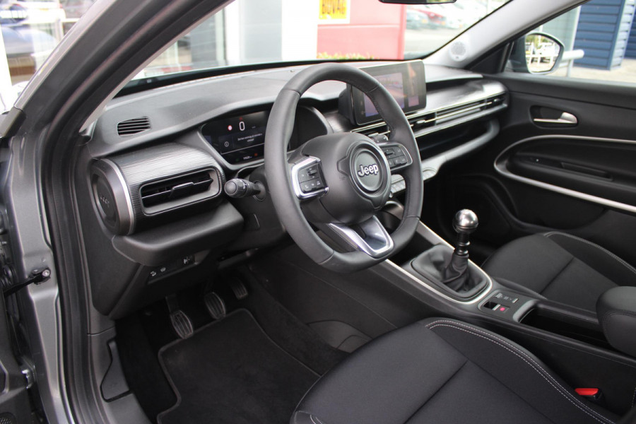 Jeep Avenger 1.2 100PK ALTITUDE | JBL AUDIO | NAVIGATIE | STOEL VERWARMING | DRAADLOZE APPLE CARPLAY/ANDROID AUTO | DRAADLOZE TELEFOONLADER | ADAPTIVE CRUISE CONTROL | DAB+ RADIO | LED KOPLAMPEN | LICHTMETALEN VELGEN | KEYLESS ENTRY/START | ELEKTRISCH BEDIENBARE ACHTERKLEP | CLIMATE CONTROL |