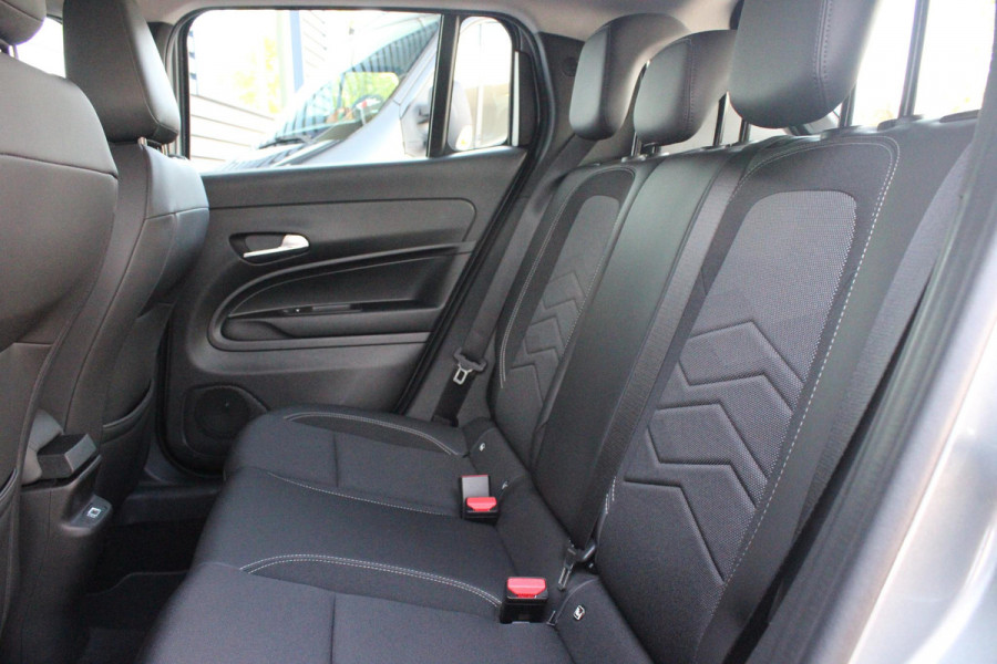 Jeep Avenger 1.2 100PK ALTITUDE | JBL AUDIO | NAVIGATIE | STOEL VERWARMING | DRAADLOZE APPLE CARPLAY/ANDROID AUTO | DRAADLOZE TELEFOONLADER | ADAPTIVE CRUISE CONTROL | DAB+ RADIO | LED KOPLAMPEN | LICHTMETALEN VELGEN | KEYLESS ENTRY/START | ELEKTRISCH BEDIENBARE ACHTERKLEP | CLIMATE CONTROL |
