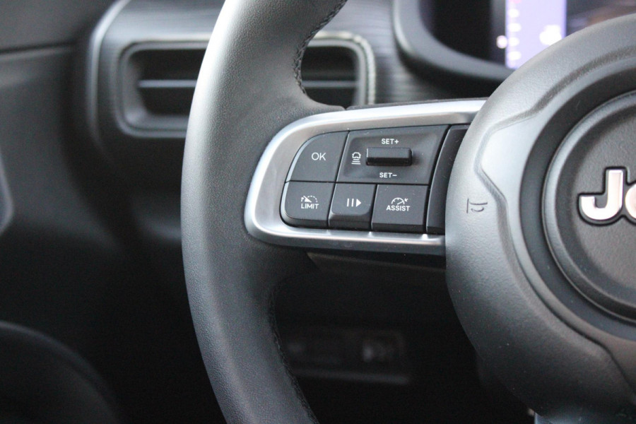 Jeep Avenger 1.2 100PK ALTITUDE | JBL AUDIO | NAVIGATIE | STOEL VERWARMING | DRAADLOZE APPLE CARPLAY/ANDROID AUTO | DRAADLOZE TELEFOONLADER | ADAPTIVE CRUISE CONTROL | DAB+ RADIO | LED KOPLAMPEN | LICHTMETALEN VELGEN | KEYLESS ENTRY/START | ELEKTRISCH BEDIENBARE ACHTERKLEP | CLIMATE CONTROL |