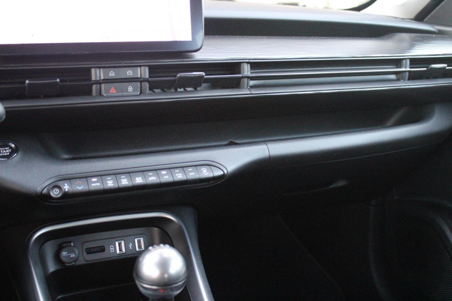 Jeep Avenger 1.2 100PK ALTITUDE | JBL AUDIO | NAVIGATIE | STOEL VERWARMING | DRAADLOZE APPLE CARPLAY/ANDROID AUTO | DRAADLOZE TELEFOONLADER | ADAPTIVE CRUISE CONTROL | DAB+ RADIO | LED KOPLAMPEN | LICHTMETALEN VELGEN | KEYLESS ENTRY/START | ELEKTRISCH BEDIENBARE ACHTERKLEP | CLIMATE CONTROL |