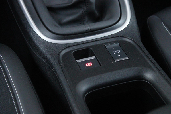 Jeep Avenger 1.2 100PK ALTITUDE | JBL AUDIO | NAVIGATIE | STOEL VERWARMING | DRAADLOZE APPLE CARPLAY/ANDROID AUTO | DRAADLOZE TELEFOONLADER | ADAPTIVE CRUISE CONTROL | DAB+ RADIO | LED KOPLAMPEN | LICHTMETALEN VELGEN | KEYLESS ENTRY/START | ELEKTRISCH BEDIENBARE ACHTERKLEP | CLIMATE CONTROL |