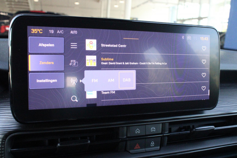 Jeep Avenger 1.2 100PK ALTITUDE | JBL AUDIO | NAVIGATIE | STOEL VERWARMING | DRAADLOZE APPLE CARPLAY/ANDROID AUTO | DRAADLOZE TELEFOONLADER | ADAPTIVE CRUISE CONTROL | DAB+ RADIO | LED KOPLAMPEN | LICHTMETALEN VELGEN | KEYLESS ENTRY/START | ELEKTRISCH BEDIENBARE ACHTERKLEP | CLIMATE CONTROL |