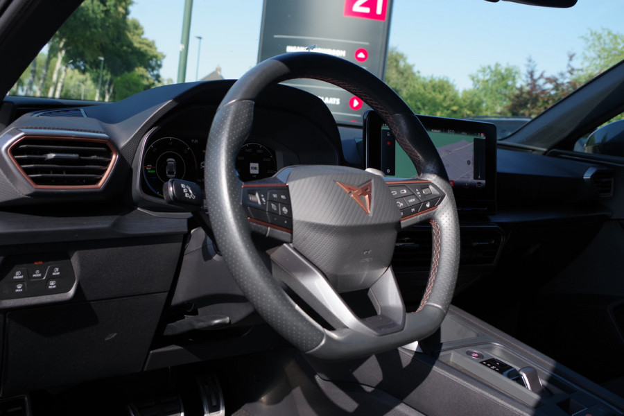 CUPRA Leon Sportstourer 1.4 e-Hybrid 245 PK VZ Copper Edition, Adap. Cruise Control, Kuipstoelen, Sfeerverlichting, LED