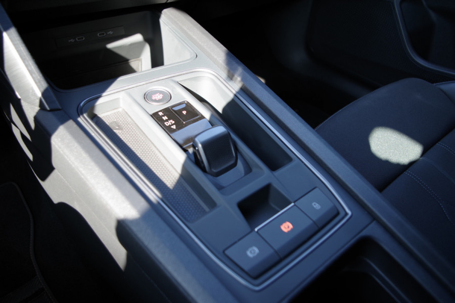 CUPRA Leon Sportstourer 1.4 e-Hybrid 245 PK VZ Copper Edition, Adap. Cruise Control, Kuipstoelen, Sfeerverlichting, LED