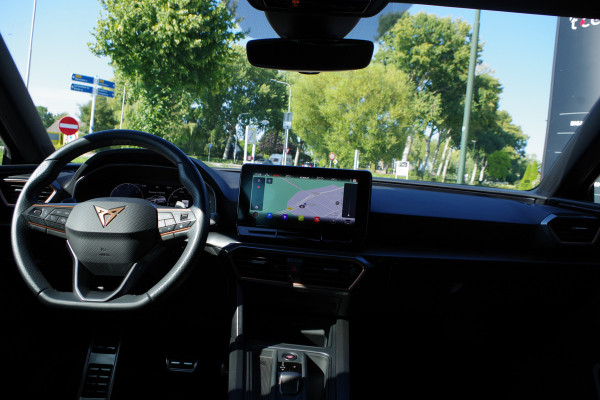 CUPRA Leon Sportstourer 1.4 e-Hybrid 245 PK VZ Copper Edition, Adap. Cruise Control, Kuipstoelen, Sfeerverlichting, LED