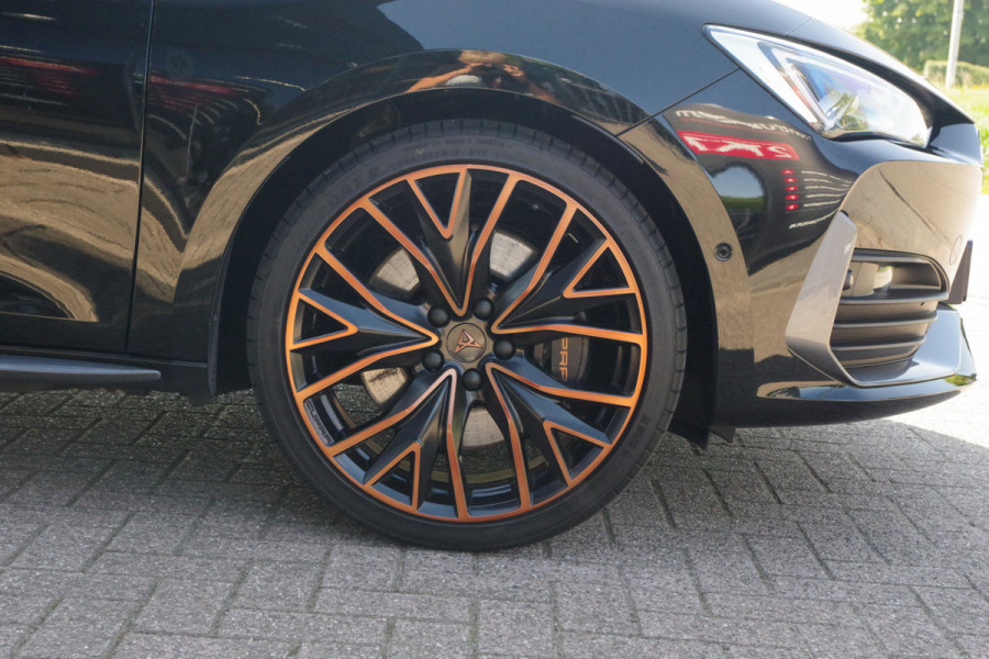 CUPRA Leon Sportstourer 1.4 e-Hybrid 245 PK VZ Copper Edition, Adap. Cruise Control, Kuipstoelen, Sfeerverlichting, LED
