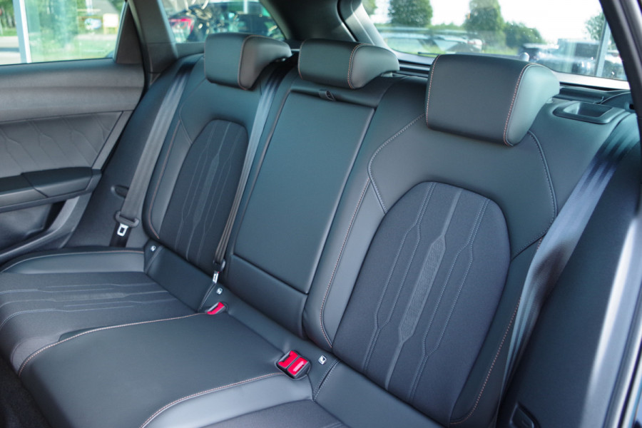 CUPRA Leon Sportstourer 1.4 e-Hybrid 245 PK VZ Copper Edition, Adap. Cruise Control, Kuipstoelen, Sfeerverlichting, LED