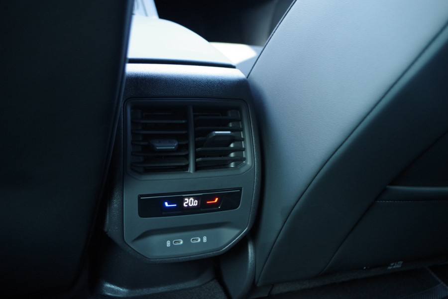CUPRA Leon Sportstourer 1.4 e-Hybrid 245 PK VZ Copper Edition, Adap. Cruise Control, Kuipstoelen, Sfeerverlichting, LED