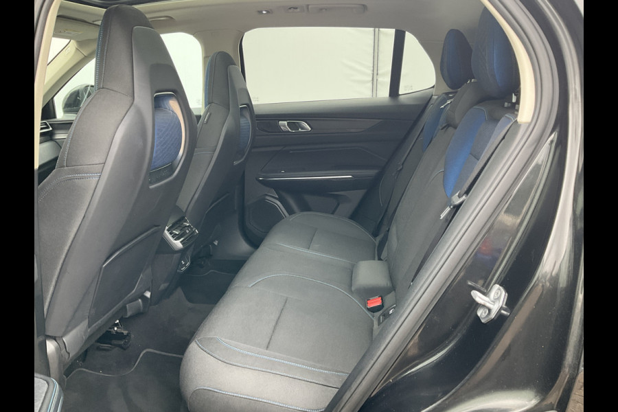 Lynk & Co 01 1.5 PHEV Black optic DAB Pano.dak Stoelverw. Carplay Plug-in