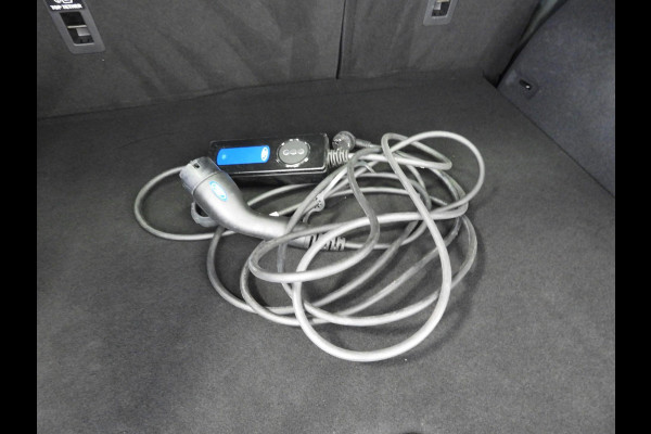 Ford Kuga 2.5 PHEV Plug-In ST-Line X NAVI/CAMERA/LED/B&O/HEAD-UP/18"LMV!
