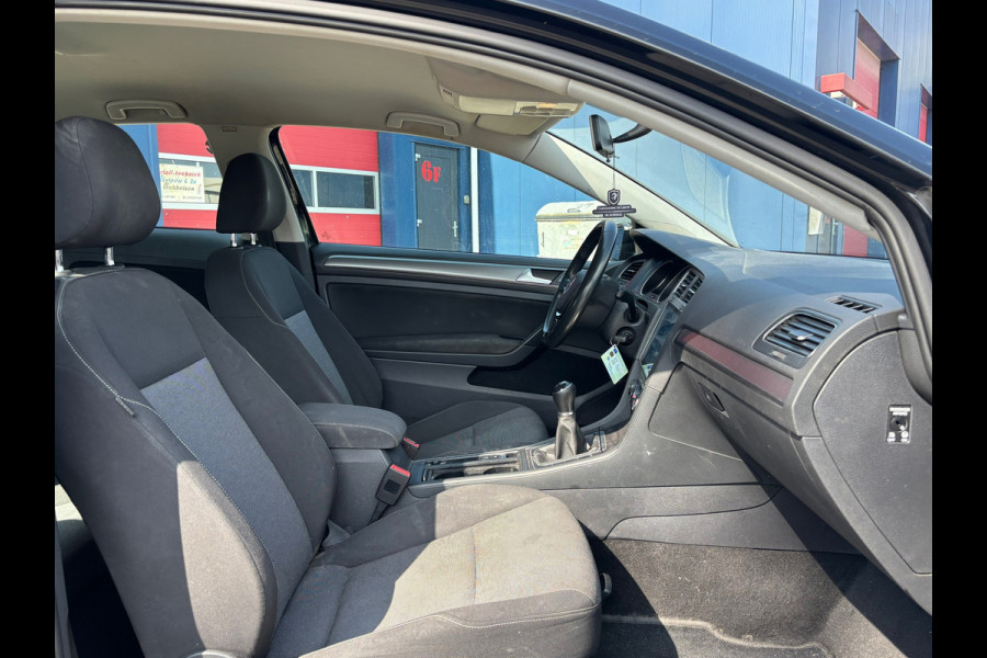 Volkswagen Golf 1.2 TSI Trendline | Airco + Cruise control |
