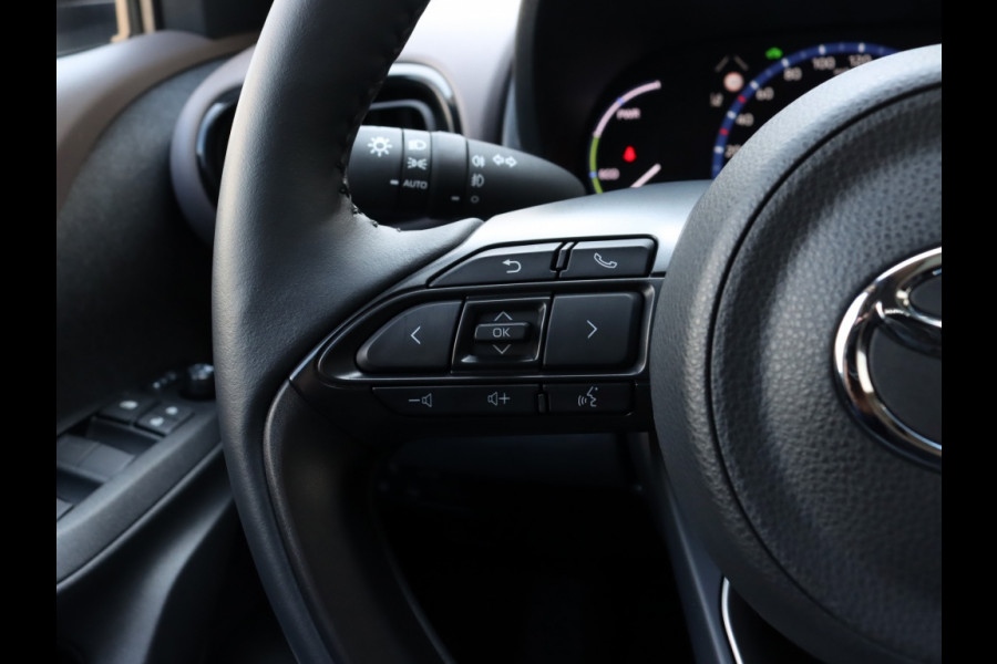 Toyota Yaris Cross 1.5 Hybrid Executive | Panoramadak | Head-Up | Park-Assist